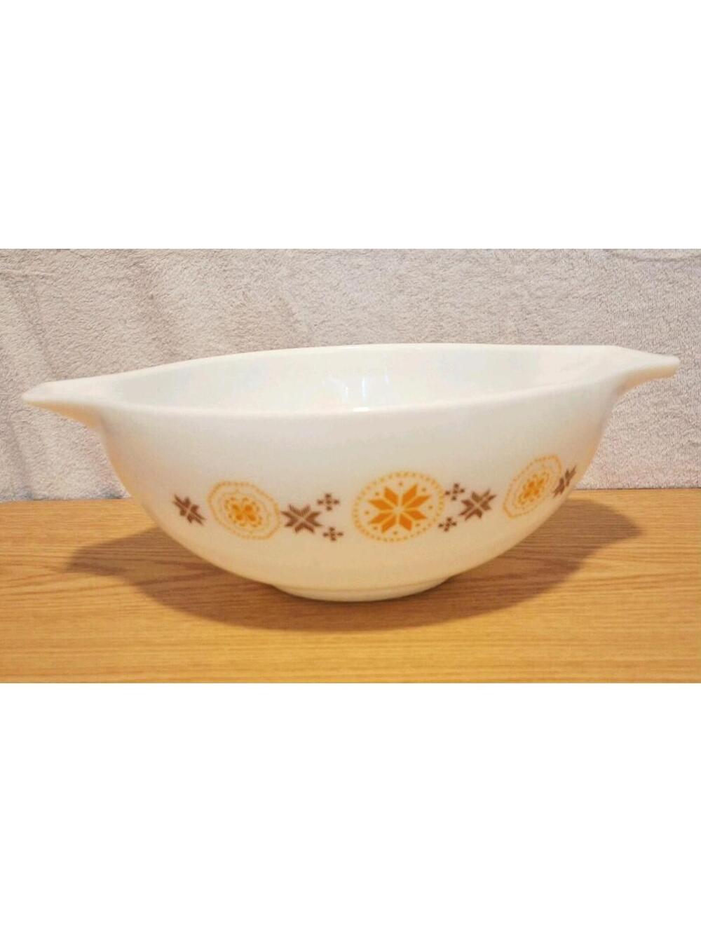 Vintage Pyrex Town and Country 4 Qt Cinderella Mixing Handle Bowl #444